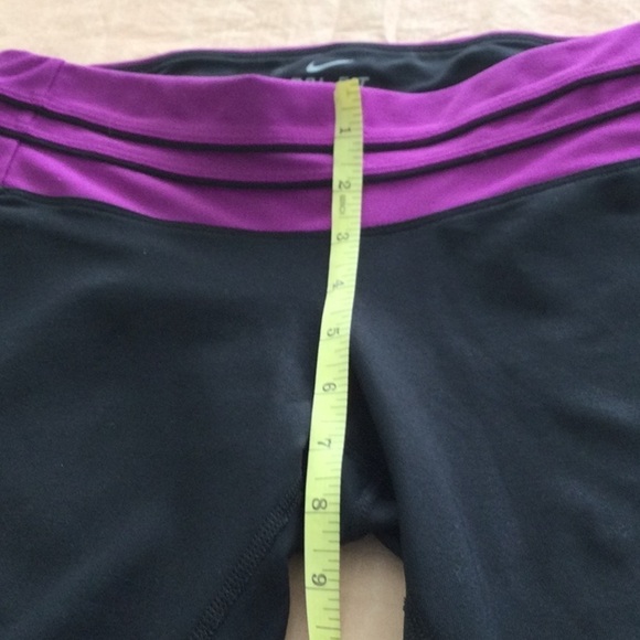 Woman’s Nike Running size M washable color black & purple. #432 - Picture 4 of 8